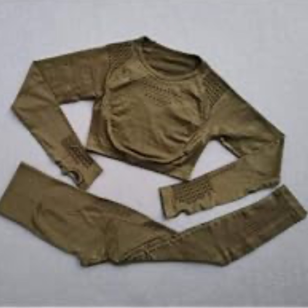 Unbranded | Olive Green seamless 2 piece yoga outfit - Picture 6 of 12